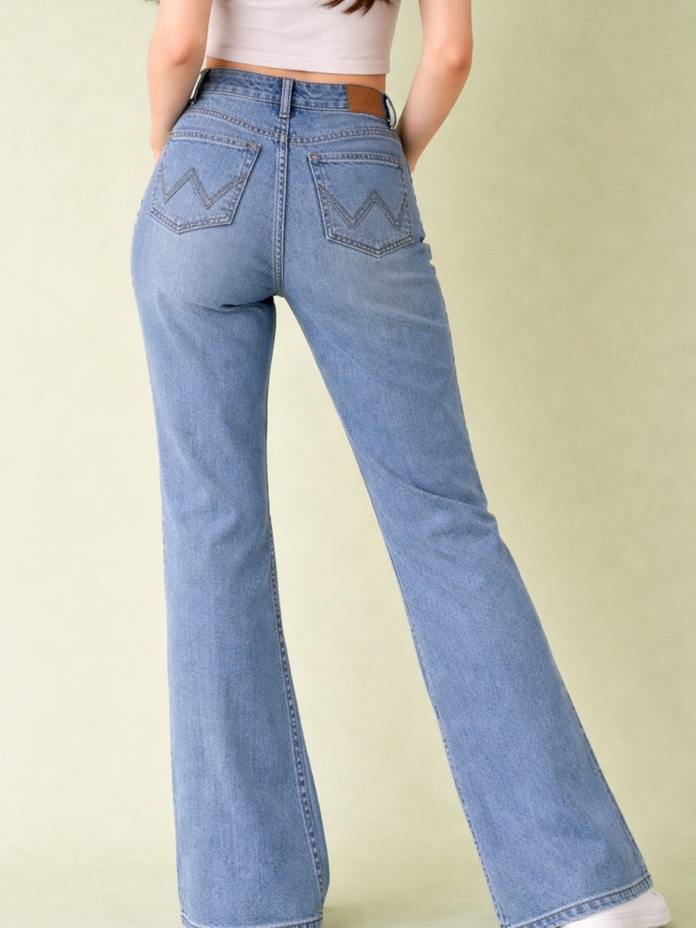 Wrangler Willow Women’s Ultimate Riding Blue High-Rise Flare Jeans Size 5x32